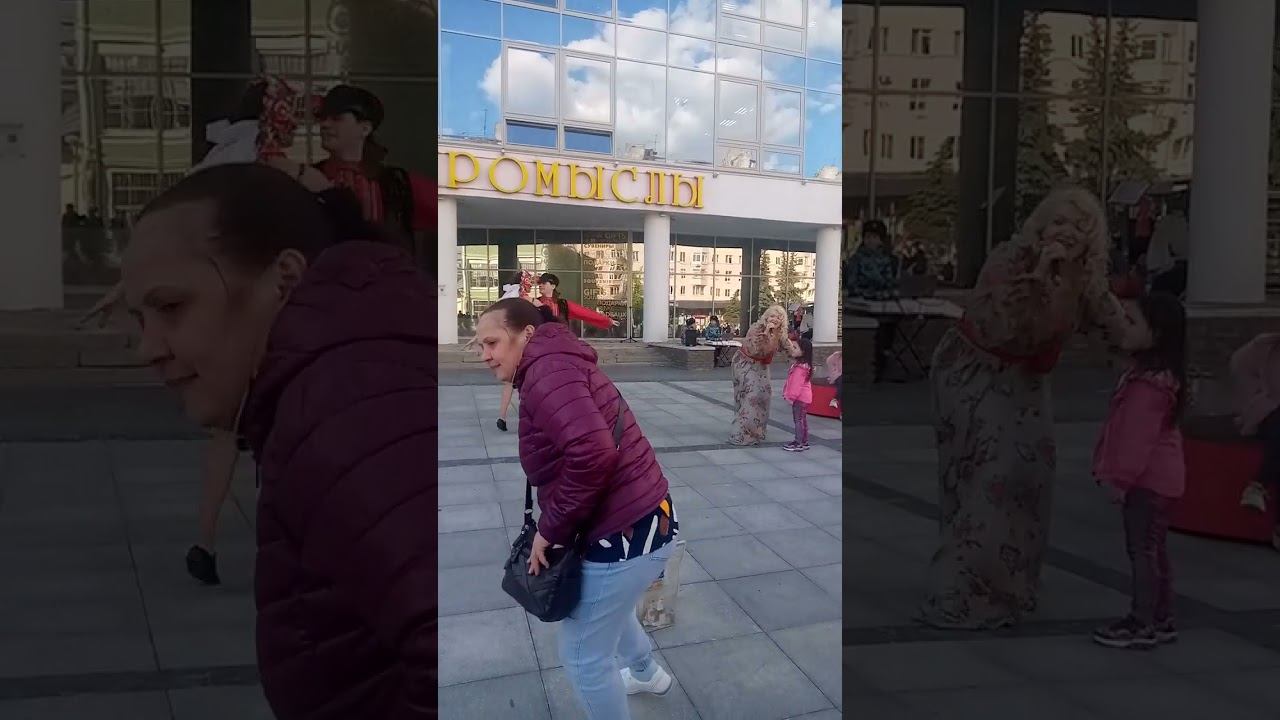 Наталья Рамаццина на 9мая с песней "Над городом Горьким. смотреть онлайн