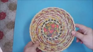 Тарелка с фанерным дном из бумажной лозы