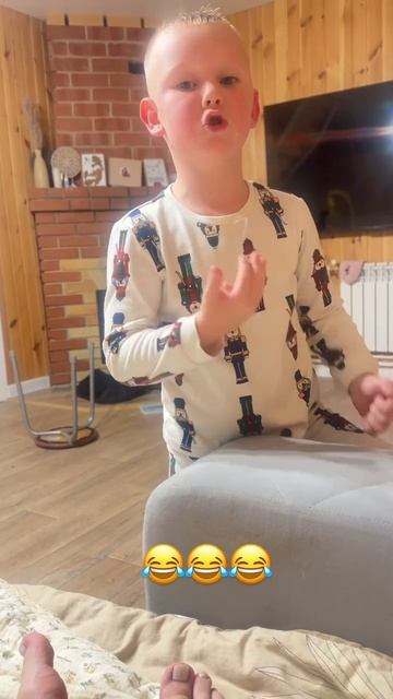 Когда помылся маминой маской для волос🤣🤣🤣
#shorts