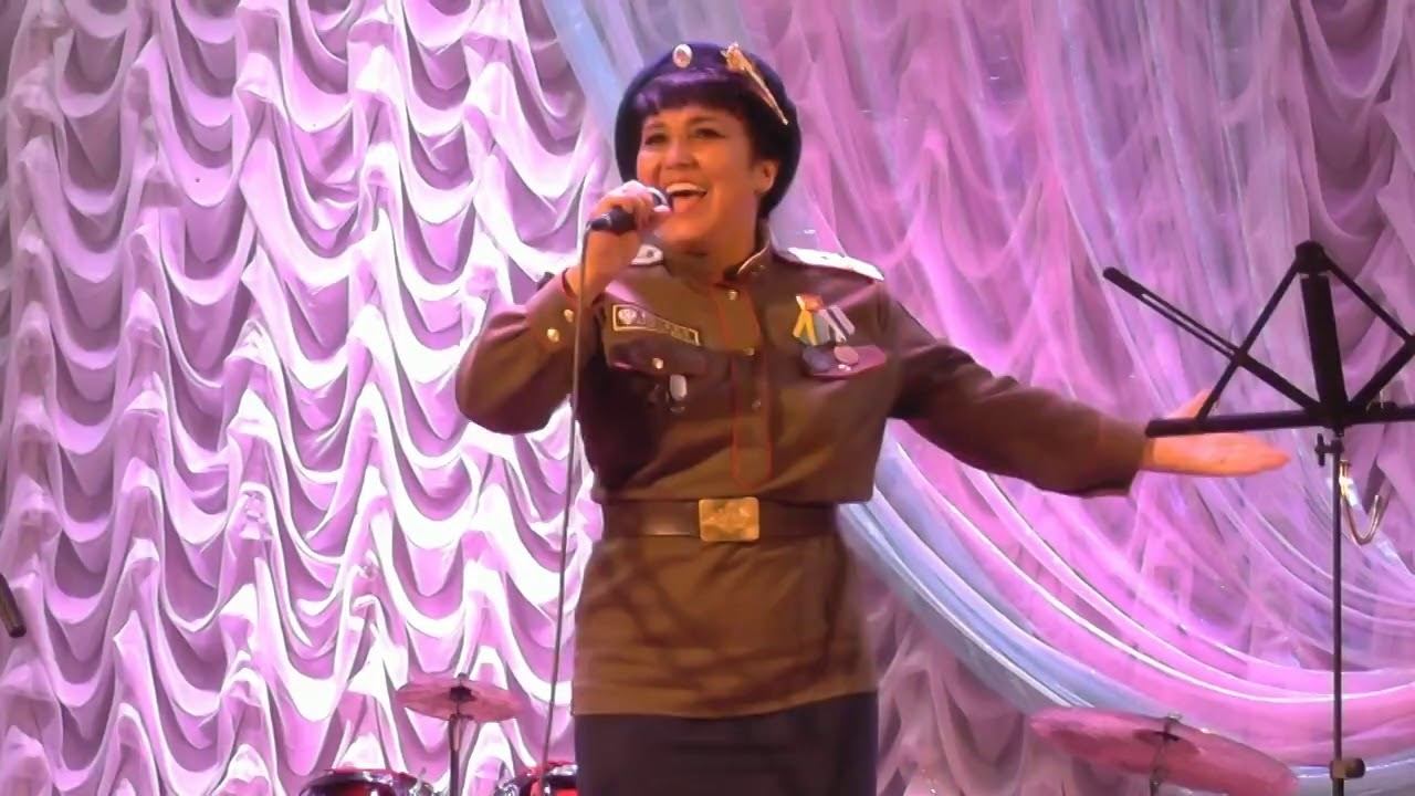 Концерт в г.Тоцкое, Оренбуржская область. Елена Высоцкая с песней "Братья казаки" смотреть онлайн