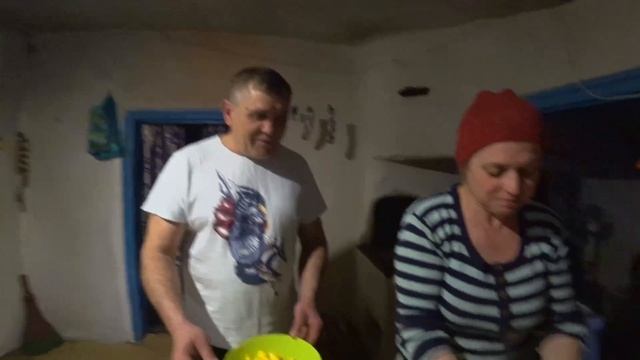 Жизнь в деревне Юра и Лариса