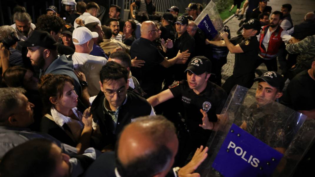 В Стамбуле вспыхнули массовые протесты