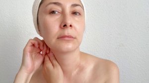 Убираю кольца Венеры_Второй подбородок и заломы #самомассаж #массажлица #шея #кольцавенеры