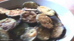 Жареные баклажаны и кабачки.