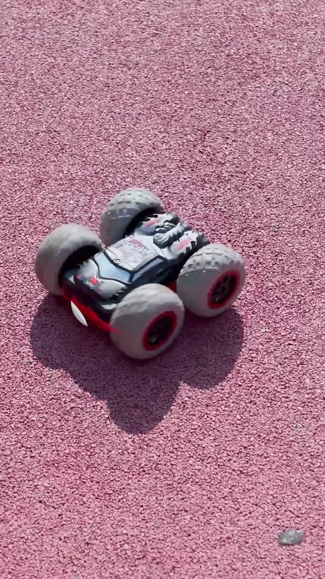 🚗Тест-драйв машинки на радиоуправлении на детской площадке! #машинкидлядетей #игрушкидлямальчиков смотреть онлайн