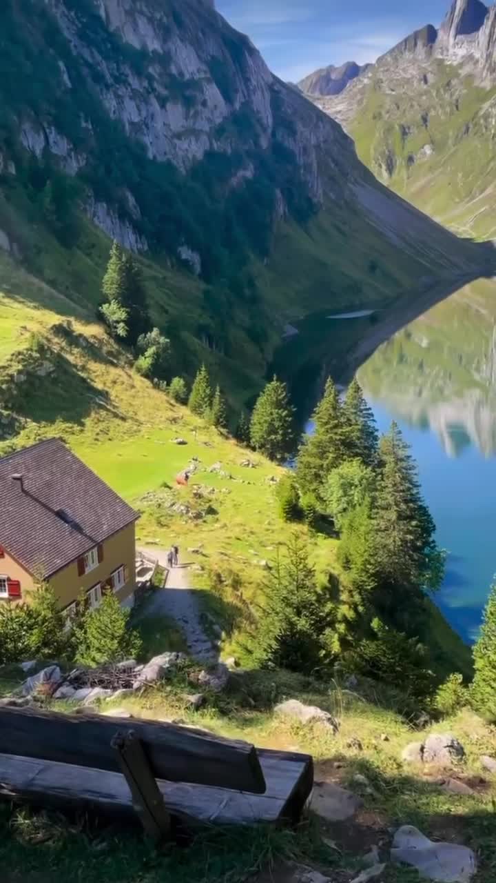 Фэлензее-озеро находится в живописном ущелье между двумя горными хребтами в Швейцарии. Это озеро,... смотреть онлайн