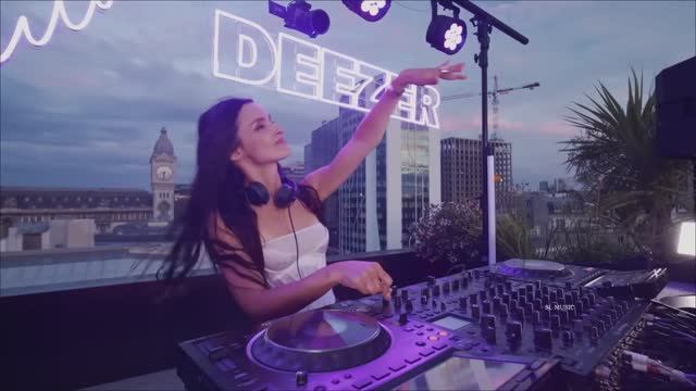 Lika Star - Одинокая луна Remix смотреть онлайн