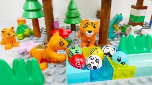 СТРОИМ ГОРКУ ДЛЯ ШАРИКОВ С ЛЬВЯТАМИ ШАРИКИ ДЛЯ ДЕТЕЙ ДЕТСКИЙ КАНАЛ ИГРАЛКИ-ЗАЛИПАЛКИ