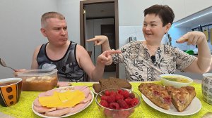 Мукбанг Вован рассказал всю ПРАВДУ, как всё БЫЛО на самом деле! ПРИКАЛЫВАЕМСЯ болтаем, семейный обед