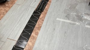 3 способа! наклеить самоклеящийся  кварц-виниловый ламинат ,что-то новое на рынке покрытий на пол!