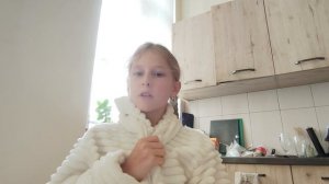 клею новые наклейки и просто разговариваю ❤️❤️❤️