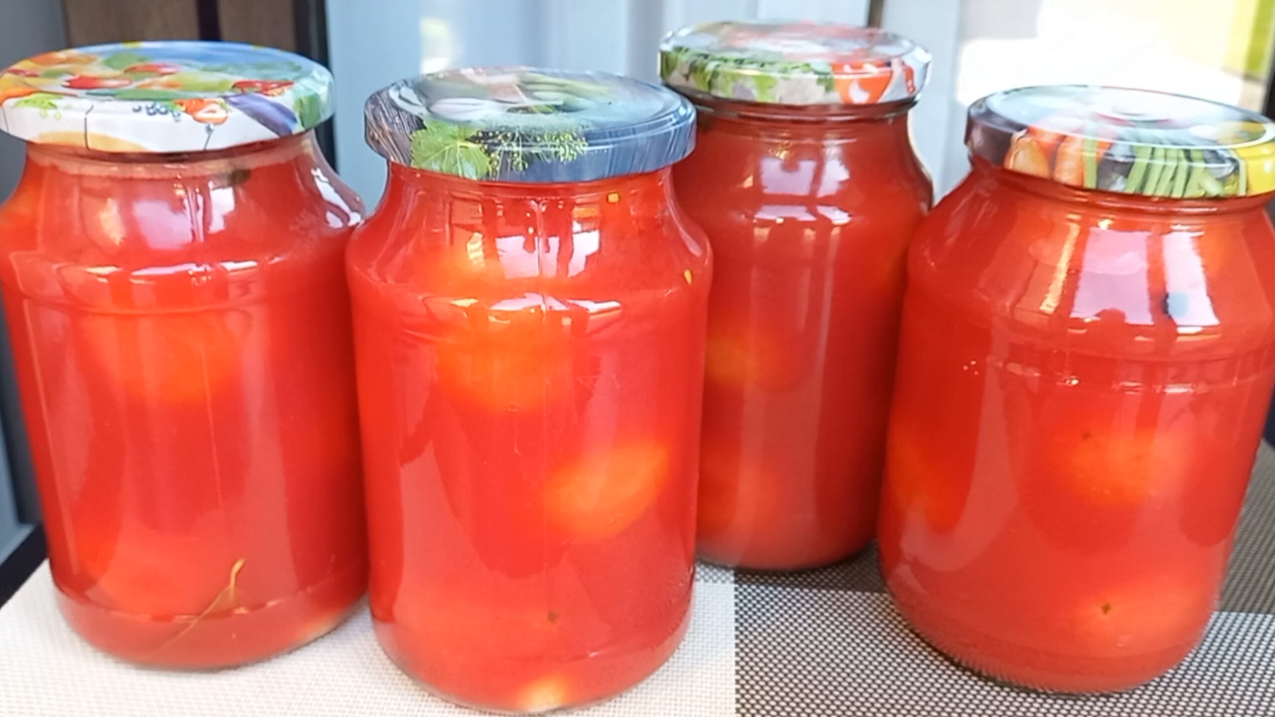 Помидоры в собственном соку на зиму, необычные и безумно вкусные! Помидоры на зиму БЕЗ УКСУСА смотреть онлайн