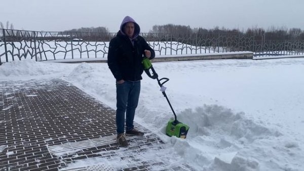 Снеголопата Greenworks – обзор и сравнение с новой модель?