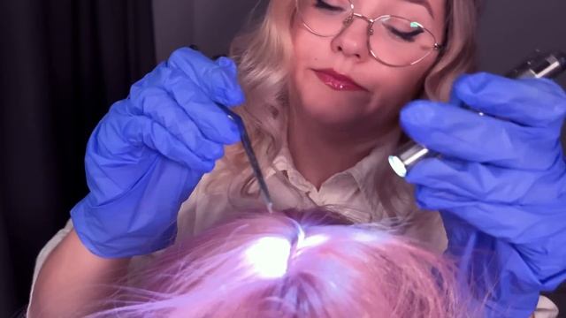 АСМР Проверка на вшей от недовольной школьной медсест