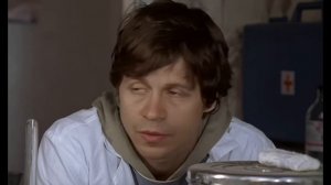 КУЛЬТОВАЯ НАРОДНАЯ КОМЕДИЯ "Заколдованный участок", 1 ?