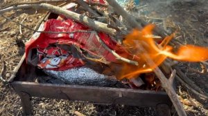 Готовим батат на углях! Сладкий картофель решили приг?