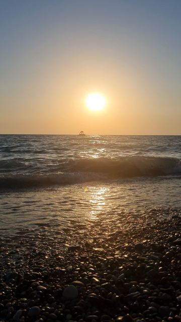 ЗАКАТ НА МОРЕ смотреть онлайн