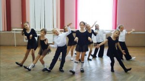 Шла коза на каблуках, танец для детей