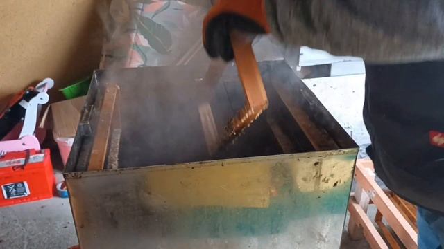 Topiarka parowa do wosku. Воскотопка паровая смотреть онлайн