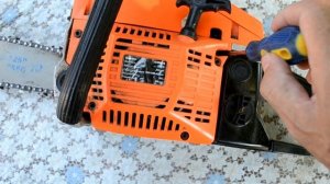 Почему бензопила трудно заводится и сразу глохнет #short