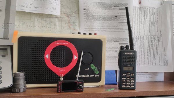 73 de R3T-100 Тестируем"Малышарик" ATSmini SI4732 с рамочной антенной