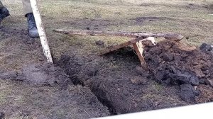 Копка траншеи под воду или кабель с помощью трубы.