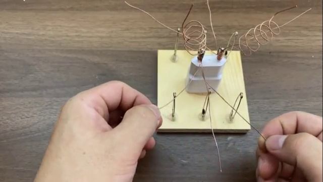 Вставьте булавку в зарядное устройство! То, что происходит, шокирует вас! Советы авторам смотреть онлайн