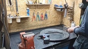 Кресло из старой покрышки  Садовая мебель своими рука?