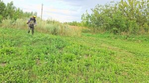 Покос травы леской. Работа без защитного кожуха.