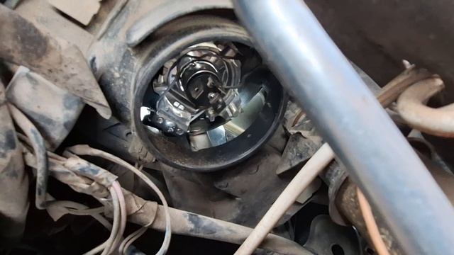 КАК ПОМЕНЯТЬ ЛАМПУ БЛИЖНЕГО СВЕТА НА РЕНО САНДЕРО Renault Sandero