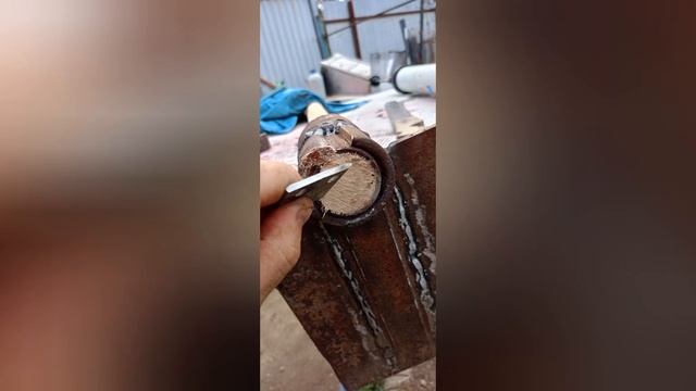 Мотыга (кетмень) для работы со сложными почвами и твердым грунтом из рессорного листа смотреть онлайн