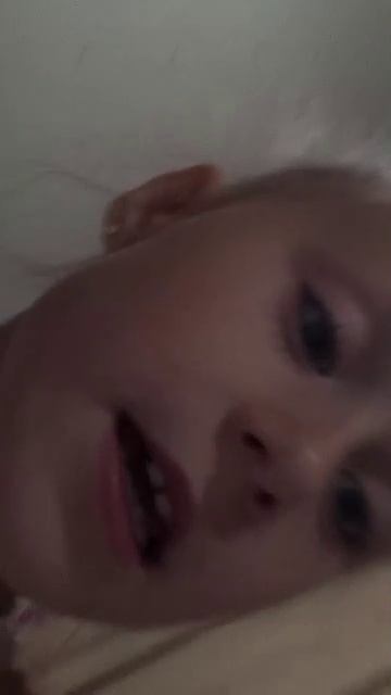 воляетсяв постели