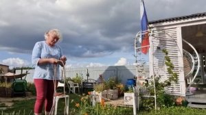 Чем отгородить клумбы от собаки. #дача #клумбы #собака #