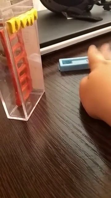 моя божья коровка ест яблоко смотреть онлайн