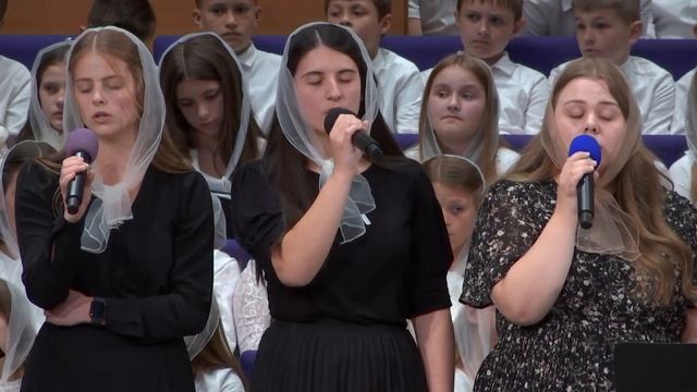 Життя як той цвіт що землю красить | Група смотреть онлайн