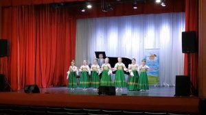 "Во саду дерево цветёт" русская народная песня. Детски?