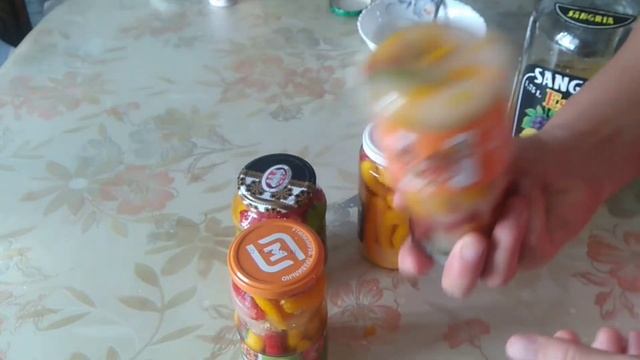 Горький перец в банках с сахаром и яблочным уксусом. смотреть онлайн
