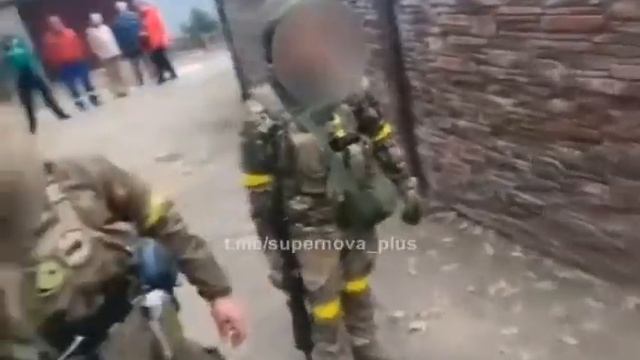 украинцы доносят на неугодных соседей, Херсон смотреть онлайн