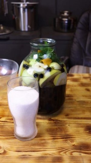 Настойка из черноплодной рябины Коварная арония