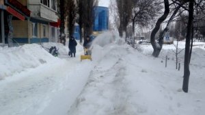 Снегоуборщик Бензиновый Лидер СМБ-Т6.5/620 в работе - КиТ