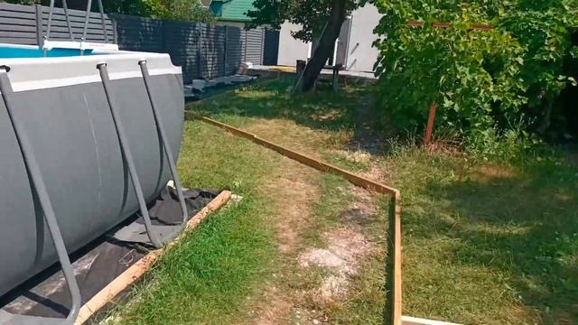 Дорожки на участке из щебня и дерева смотреть онлайн