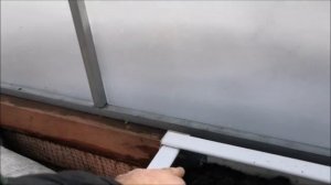 Как закрепить теплицу