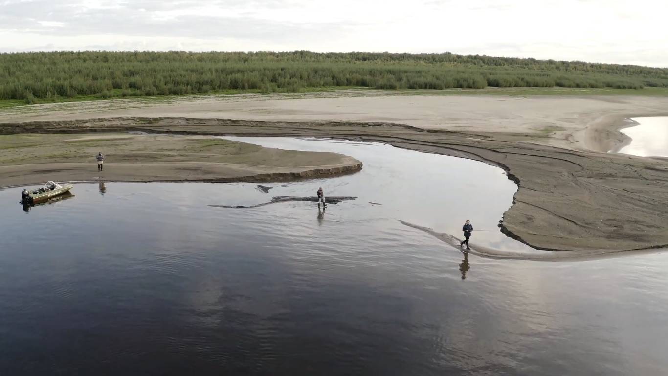 СЕМЕЙНАЯ РЫБАЛКА НА РЕКЕ!