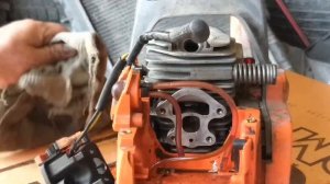 Снятие и чистка карбюратора бензопилы Husqvarna 236 /  cleaning th