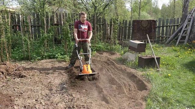 Daewoo Dat 2000e. Электрокультиватор в работе. Мощный инструм