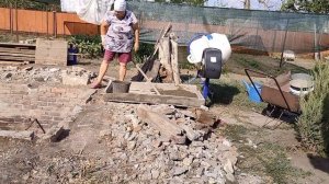 Забетонировали!!! Кажется дождь собирается. Жизнь с нуля на пенсии.