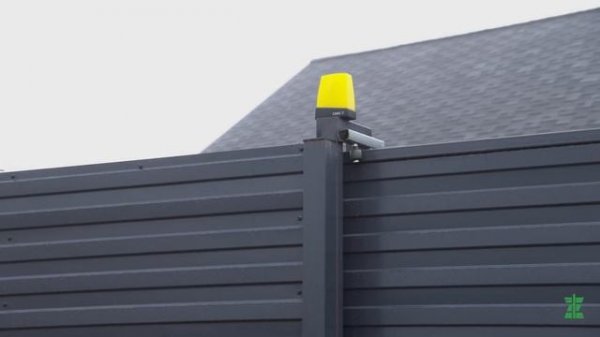 Трендовый забор в 2025 году / Горизонтальный профлист