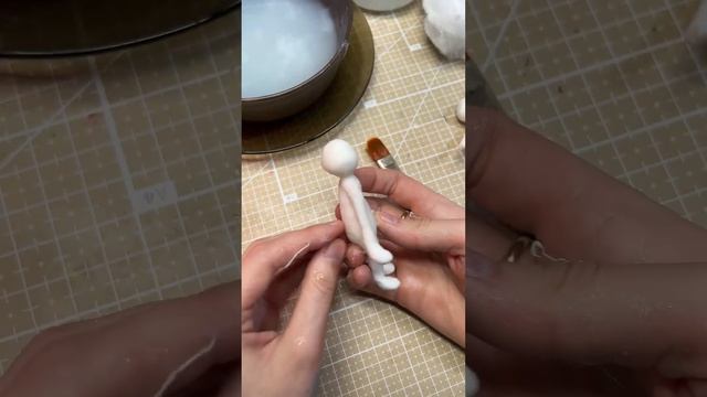 Лепим котю-садовода из ваты😽