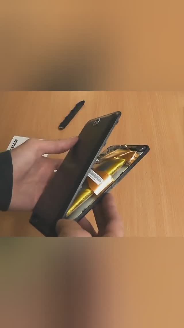 Вздулась батарея в планшете
