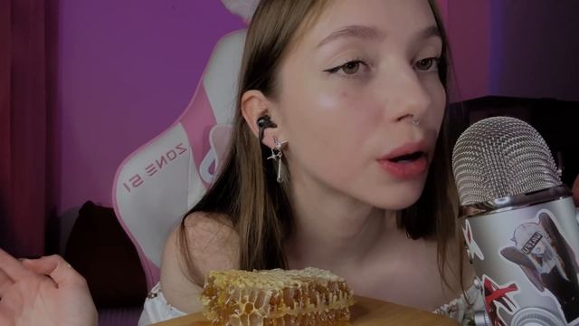 АСМР ИТИНГ МЕДОВЫЕ СОТЫ 🍯🐝